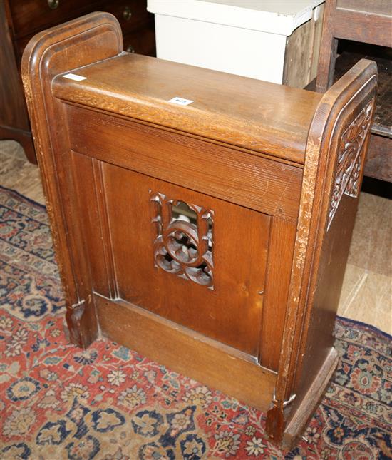 Oak lectern(-)